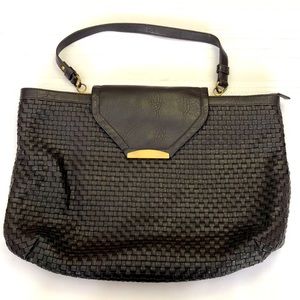 Brown woven vegan leather Benetton shoulder bag.
